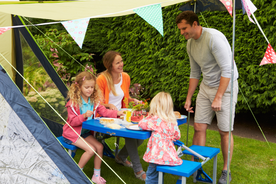 famille en emplacement camping cote d'azur